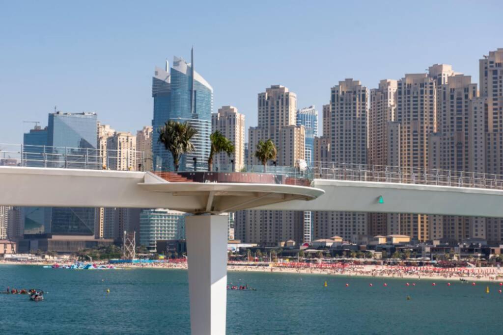 La Buena Vida Holiday Homes - Beach Front Very Spacious, Luxe And Modern 3 Bedroom With Full Kitchen In Jbr , 3 Min To The Jbr Beach Dubai Marina And Tram Station Екстер'єр фото