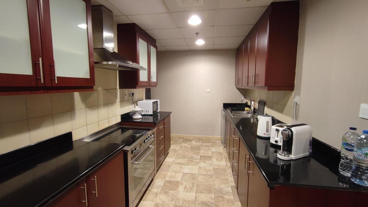 La Buena Vida Holiday Homes - Beach Front Very Spacious, Luxe And Modern 3 Bedroom With Full Kitchen In Jbr , 3 Min To The Jbr Beach Dubai Marina And Tram Station Екстер'єр фото